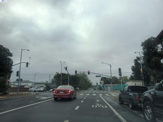 7701 Bancroft Avenue, Oakland, CA 94605