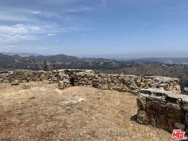 7007 Pacific View Drive, Los Angeles, CA 90068