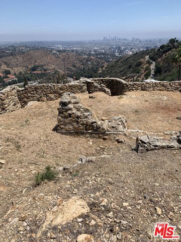 7007 Pacific View Drive, Los Angeles, CA 90068