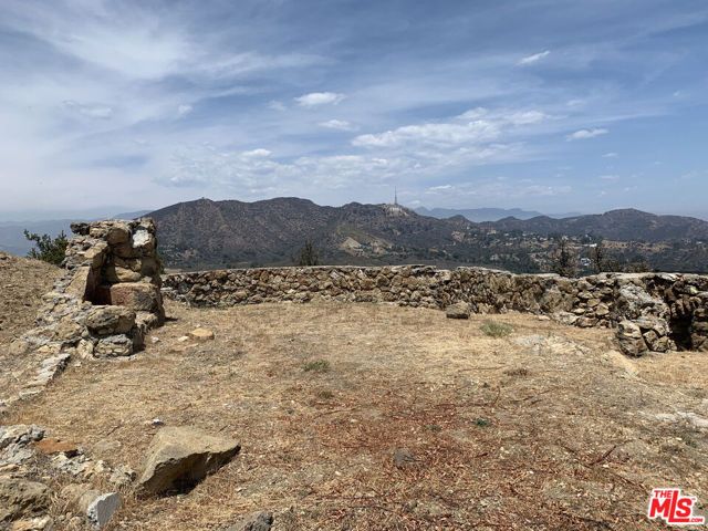 7007 Pacific View Drive, Los Angeles, CA 90068