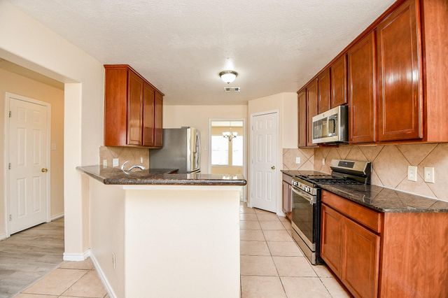 10439 Lauren Creek Drive, Baytown, TX 77523