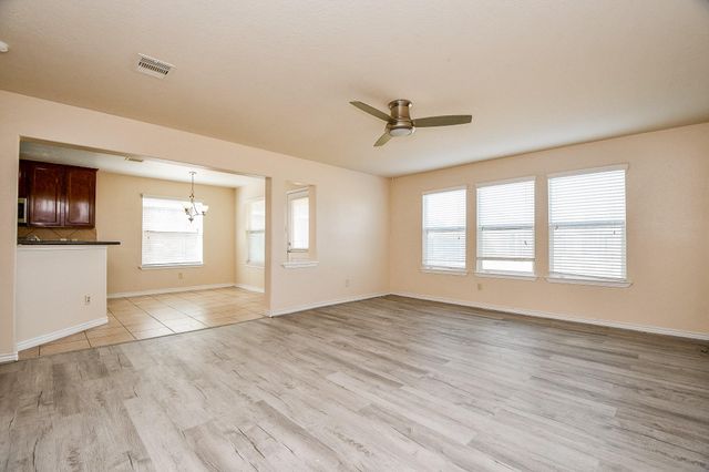 10439 Lauren Creek Drive, Baytown, TX 77523