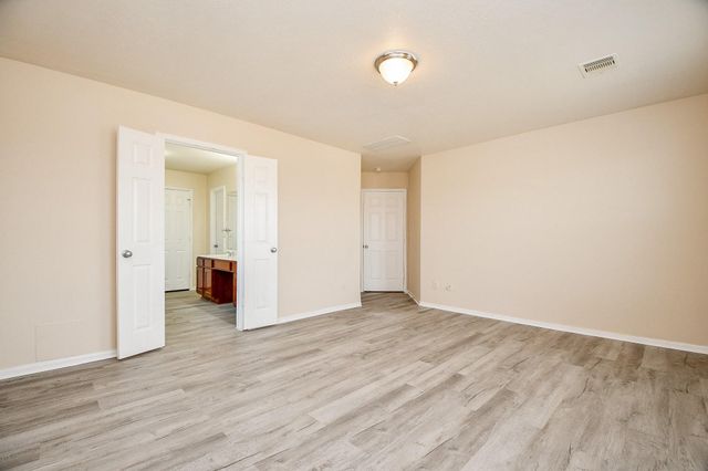 10439 Lauren Creek Drive, Baytown, TX 77523