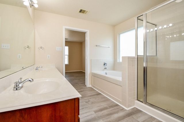 10439 Lauren Creek Drive, Baytown, TX 77523