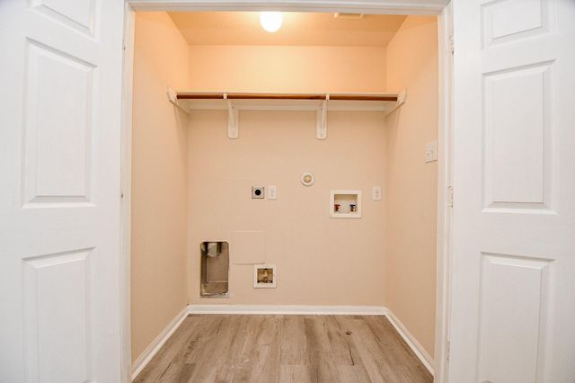 10439 Lauren Creek Drive, Baytown, TX 77523