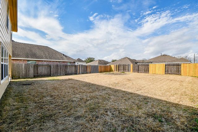 10439 Lauren Creek Drive, Baytown, TX 77523