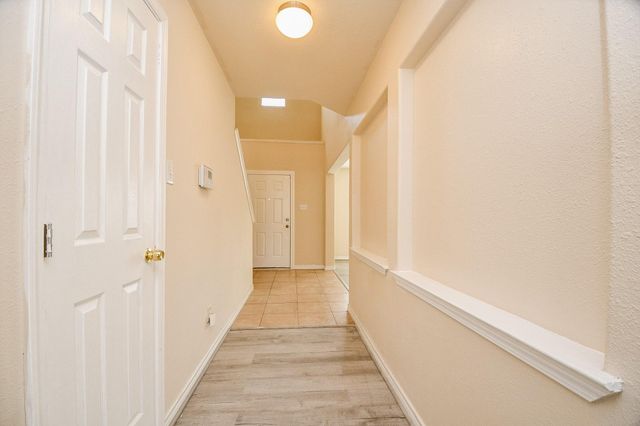 10439 Lauren Creek Drive, Baytown, TX 77523