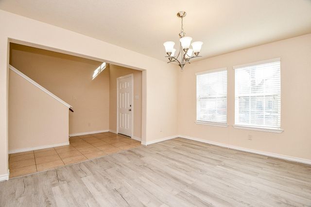 10439 Lauren Creek Drive, Baytown, TX 77523