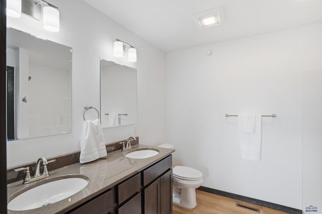 3051 HOEFER AVE, Rapid City, SD 57701