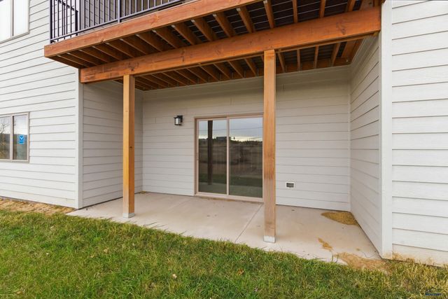 3051 HOEFER AVE, Rapid City, SD 57701