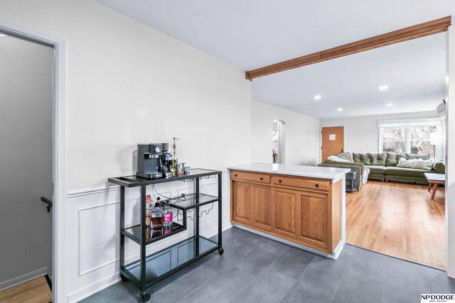 2719 S 44 Street, Omaha, NE 68105