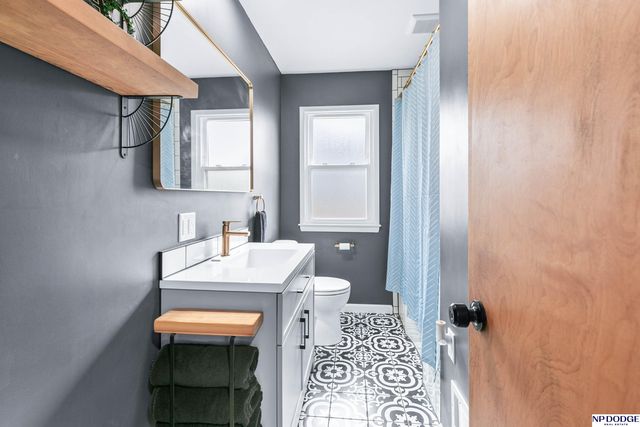 2719 S 44 Street, Omaha, NE 68105