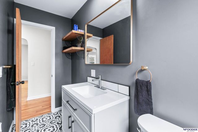 2719 S 44 Street, Omaha, NE 68105