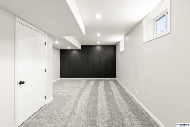 2719 S 44 Street, Omaha, NE 68105