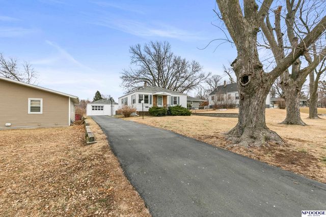 2719 S 44 Street, Omaha, NE 68105