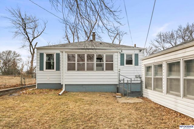 2719 S 44 Street, Omaha, NE 68105