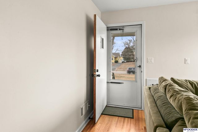 2719 S 44 Street, Omaha, NE 68105