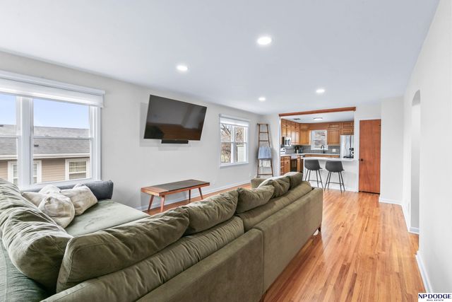 2719 S 44 Street, Omaha, NE 68105