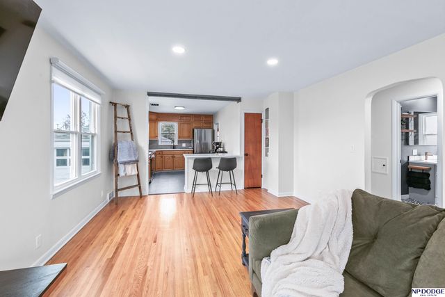 2719 S 44 Street, Omaha, NE 68105