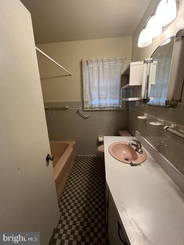 4906 HOOD DR, Fredericksburg, VA 22408