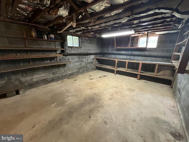 4906 HOOD DR, Fredericksburg, VA 22408