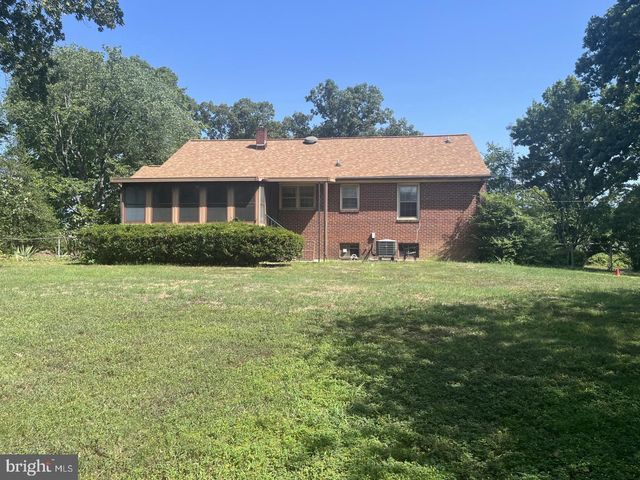 4906 HOOD DR, Fredericksburg, VA 22408