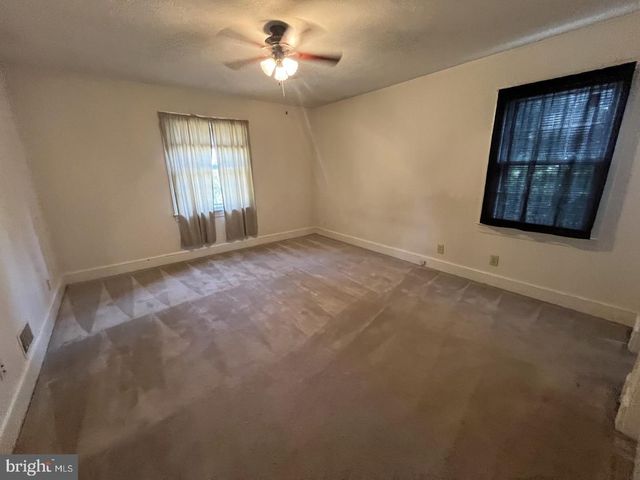 4906 HOOD DR, Fredericksburg, VA 22408