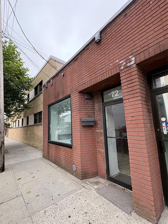 72 s central Avenue, Valley Stream, NY 11580