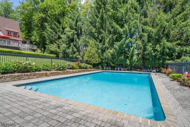 43 Knox Hill Rd, Morris Twp., NJ 07960