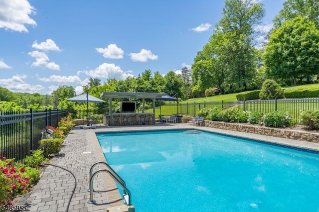 43 Knox Hill Rd, Morris Twp., NJ 07960