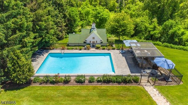 43 Knox Hill Rd, Morris Twp., NJ 07960
