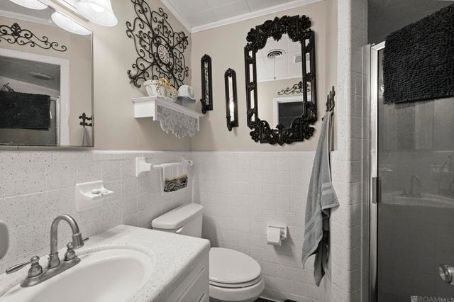 907 E Bayou Narcisse St, Gonzales, LA 70737