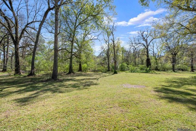 907 E Bayou Narcisse St, Gonzales, LA 70737