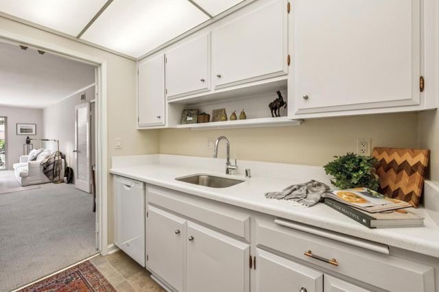 1915 Mount Vernon Court 14, Mountain View, CA 94040