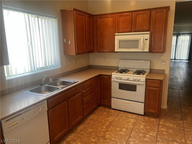 2925 Ivorybill Way, North Las Vegas, NV 89084