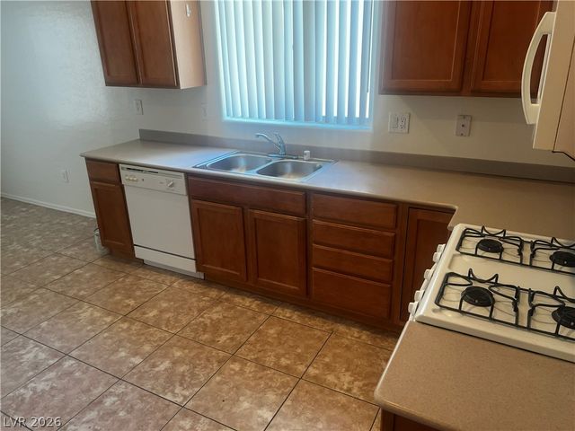 2925 Ivorybill Way, North Las Vegas, NV 89084