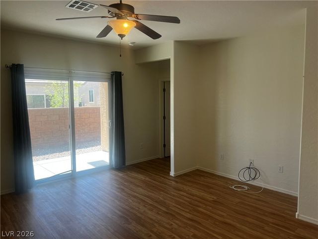 2925 Ivorybill Way, North Las Vegas, NV 89084