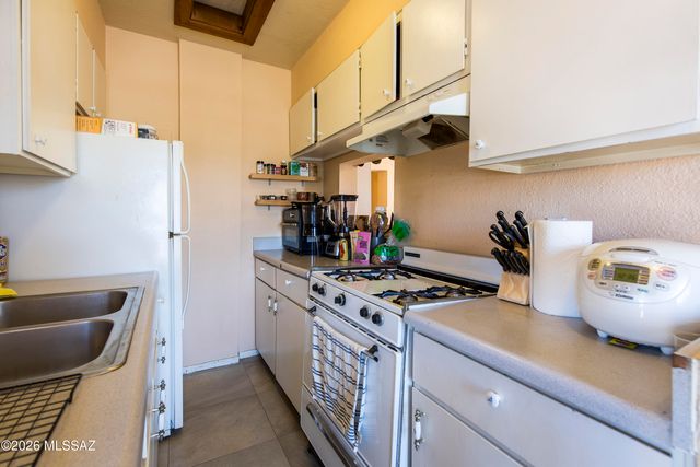215 S Cherry Avenue, Tucson, AZ 85719