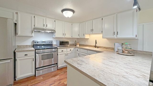 3077 E NORDIC DR, Sandy, UT 84093