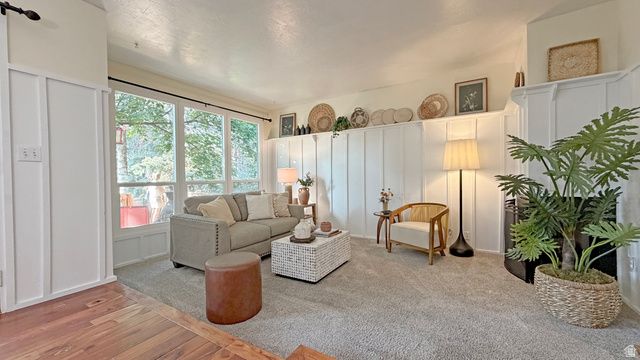 3077 E NORDIC DR, Sandy, UT 84093
