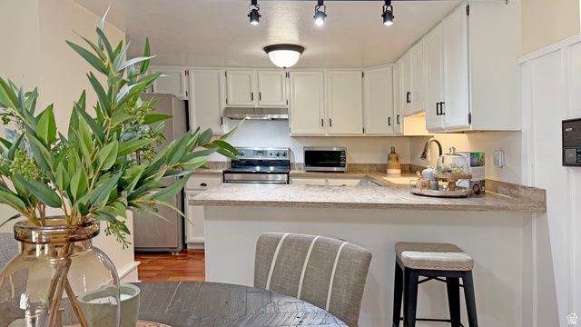3077 E NORDIC DR, Sandy, UT 84093