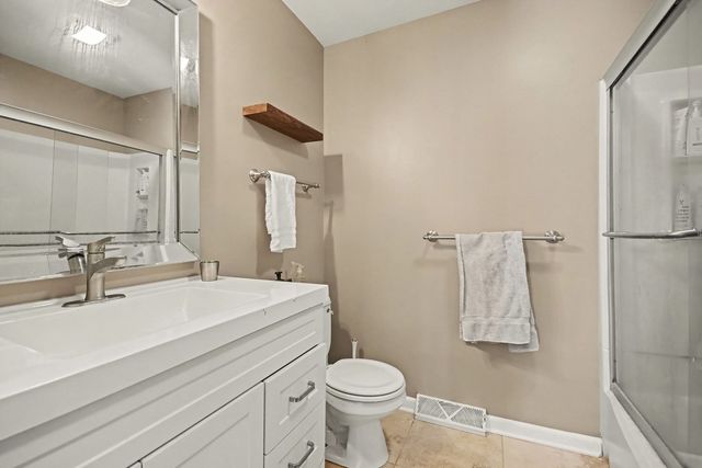 40020 N Adelphi Avenue, Beach Park, IL 60099