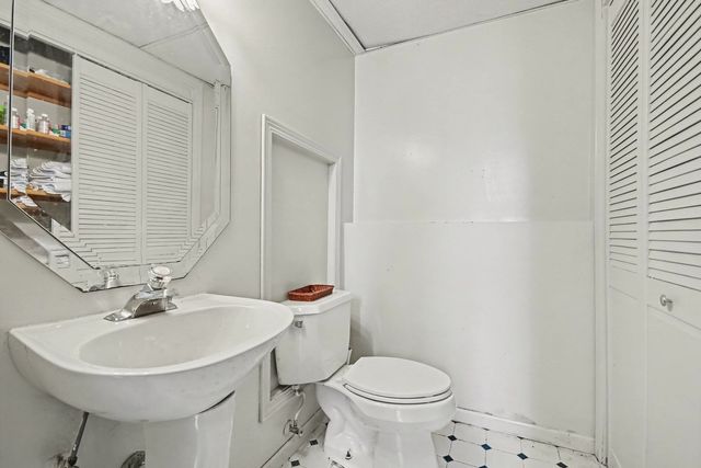 40020 N Adelphi Avenue, Beach Park, IL 60099