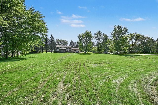 40020 N Adelphi Avenue, Beach Park, IL 60099