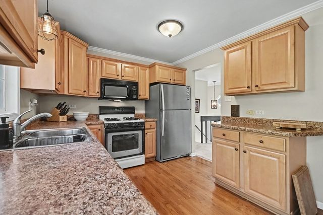 40020 N Adelphi Avenue, Beach Park, IL 60099