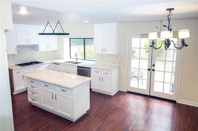 24371 Crestview Drive, Newhall, CA 91321