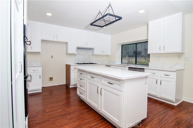 24371 Crestview Drive, Newhall, CA 91321