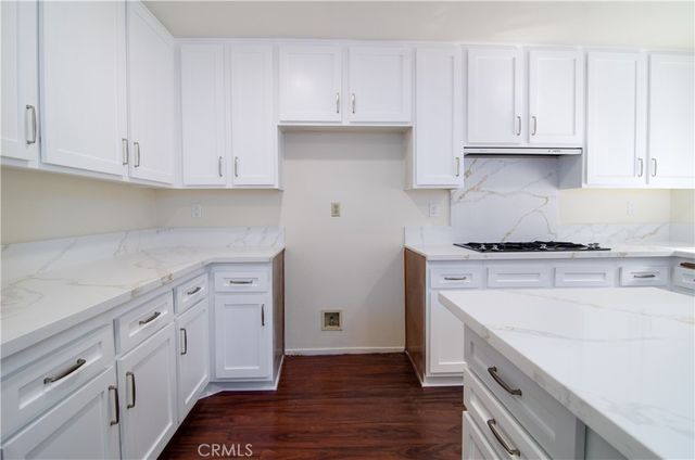 24371 Crestview Drive, Newhall, CA 91321