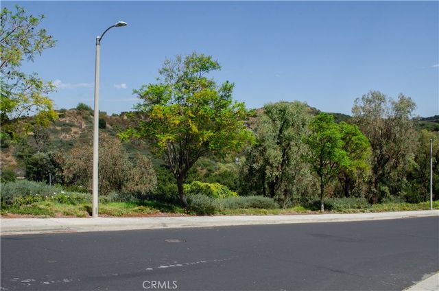 24371 Crestview Drive, Newhall, CA 91321