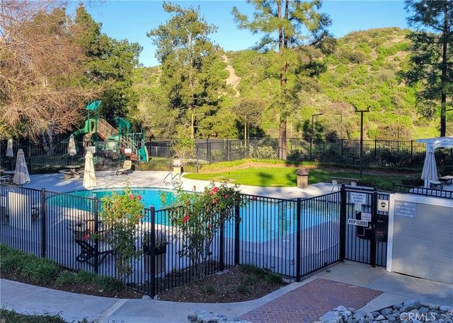 24371 Crestview Drive, Newhall, CA 91321